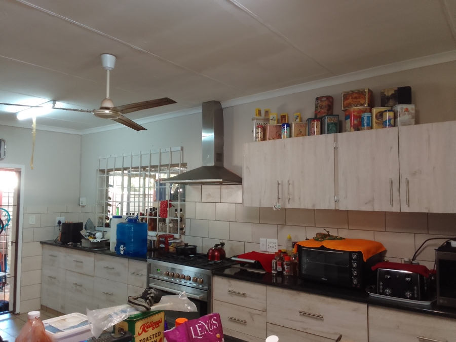4 Bedroom Property for Sale in Geelhoutpark North West